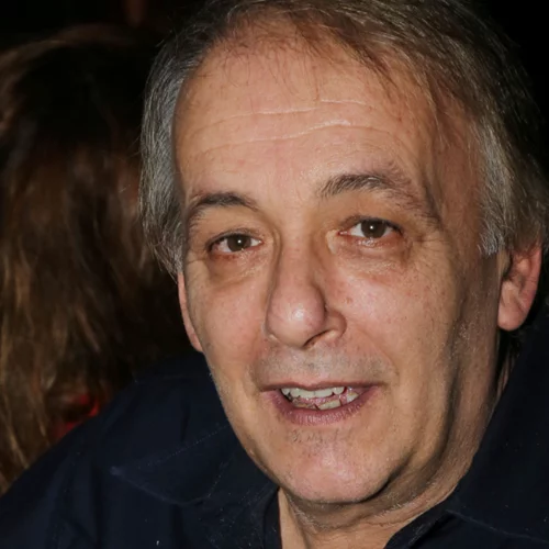 Ανδρέας Μικρούτσικος | Διασωληνωμένος ο γνωστός παρουσιαστής στη ΜΕΘ- Του βρήκαν μικρόβιο στον πνεύμονα