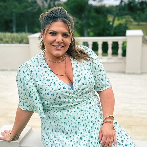 Δανάη Μπάρκα | Το νέο μανικούρ της συνδυάζει δύο από τις πλέον κορυφαίες τάσεις νυχιών