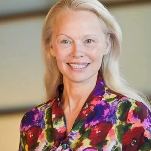 Το προϊόν μακιγιάζ που κάθε γυναίκα άνω των 50 αξίζει να εντάξει στη ρουτίνα της