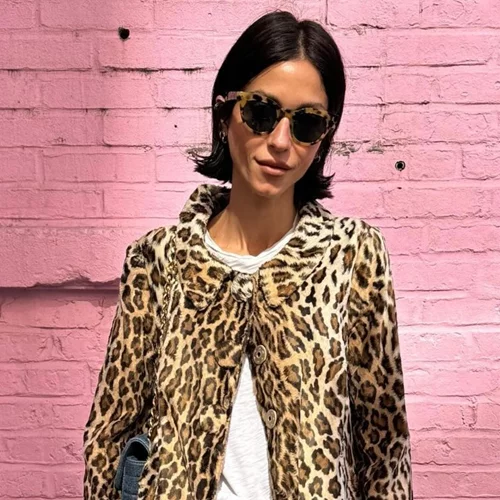 Η Σοφία Καρβέλα φόρεσε το παλτό που δεν φεύγει ποτέ από τις τάσεις της μόδας