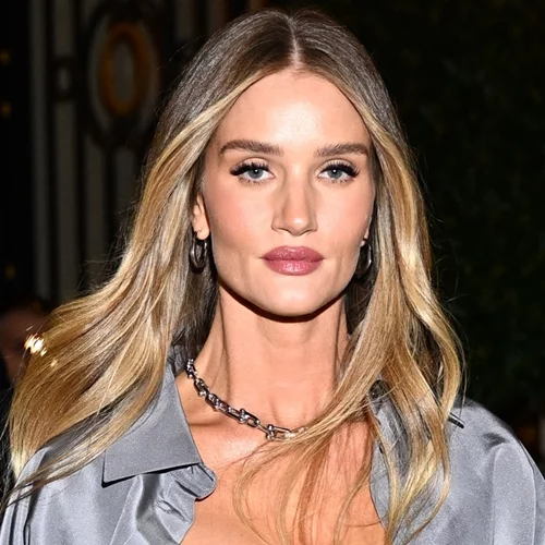 Τα 5 καλύτερα hair glosses για τα πιο λαμπερά μαλλιά που είχες ποτέ