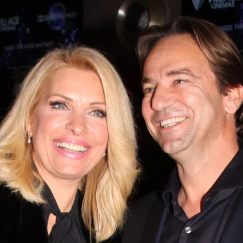 Ελένη Μενεγάκη | Το σπάνιο κλικ με τη Μαρίνα και τον Μάκη να παίζουν στη θάλασσα