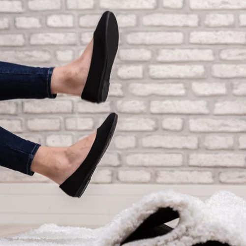 Τα αγαπημένα σου φλατ παπούτσια επιστρέφουν για άλλη μια χρονιά στις φθινοπωρινές τάσεις