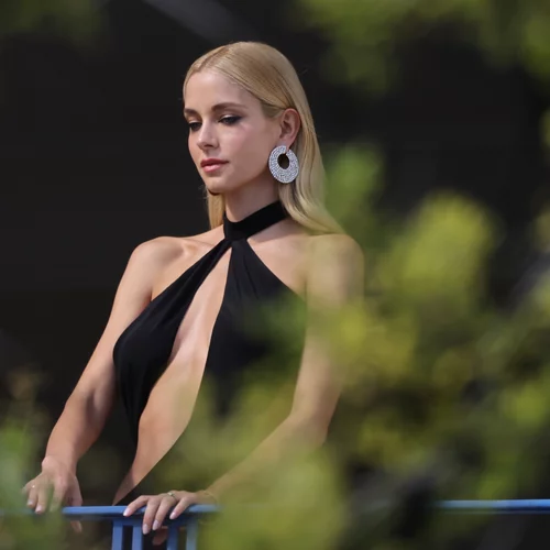 Δούκισσα Νομικού, Βίκυ Καγιά, Τόνια Σωτηροπούλου | Τα glam χτενίσματά τους στο 77ο Φεστιβάλ Καννών