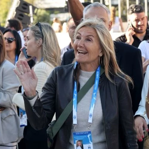 Μαρέβα Γκραμπόφσκι Μητσοτάκη | Η φωτογραφία με τα τρία της παιδιά και η εκπληκτική ομοιότητα με τα κορίτσια