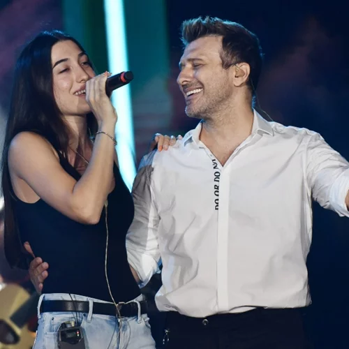 Η κούκλα κόρη του Γιάννη Πλούταρχου έγινε 23 | Η οικογενειακή φωτογραφία από τα γενέθλια (pics)