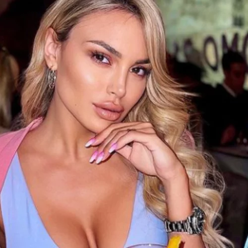 Αλεξάνδρα Παναγιώταρου | Φωτογραφίες από το πολυτελές σπίτι που μένει μόνη της στην Ακρόπολη