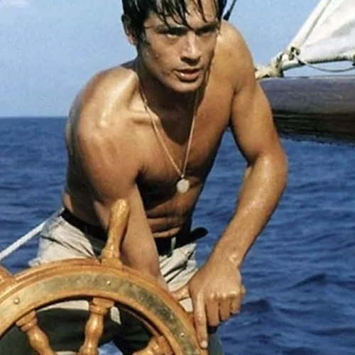 Αlain Delon |"Η ιστορία της ζωής μου είναι τόσο απίθανη, ώστε κανένας δημοσιογράφος δεν θα ήταν ικανός να την γράψει"