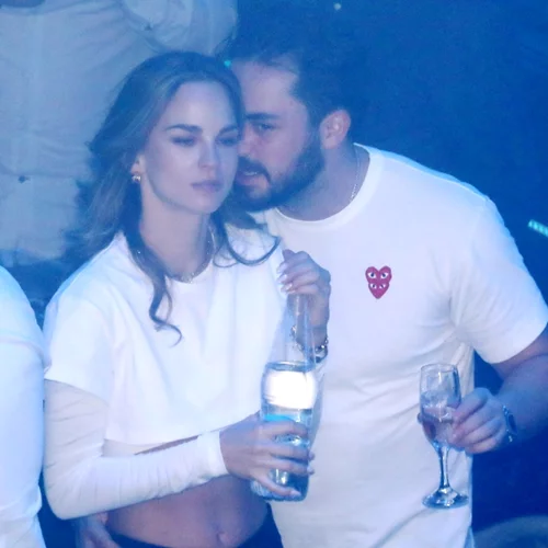 Πατρίτσια Μίλικ Περιστέρη | Σούπερ ανανεωμένη επέστρεψε στην Ελλάδα μαζί με τον σύντροφό της, Marc Cojab