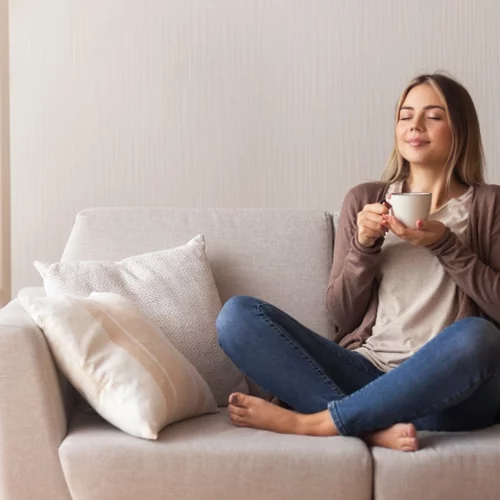 Post Pandemic Trend | Τα homewear κομμάτια που θα σε κάνουν να νιώθεις πως σε αγκαλιάζει η κουβέρτα σου