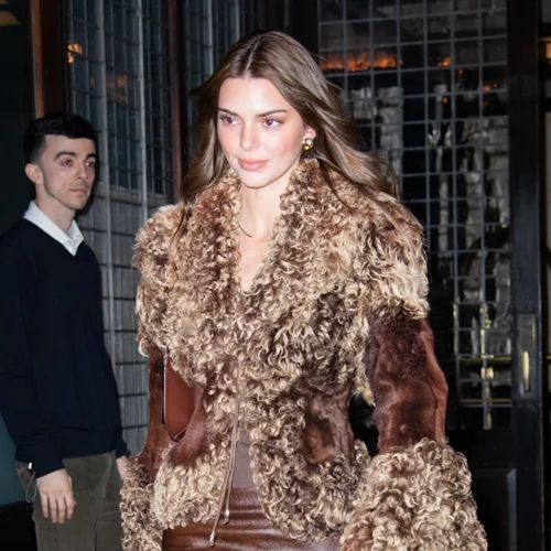 Η εμφάνιση της Kendall Jenner με το τέλειο φόρεμα για την ημέρα του Αγίου Βαλεντίνου