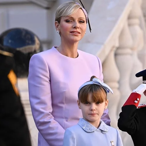 Πριγκίπισα Gabriella | Με παραμυθένιο look η 11χρονη έκλεψε την παράσταση στο μπαλκόνι του παλατιού Grimaldi