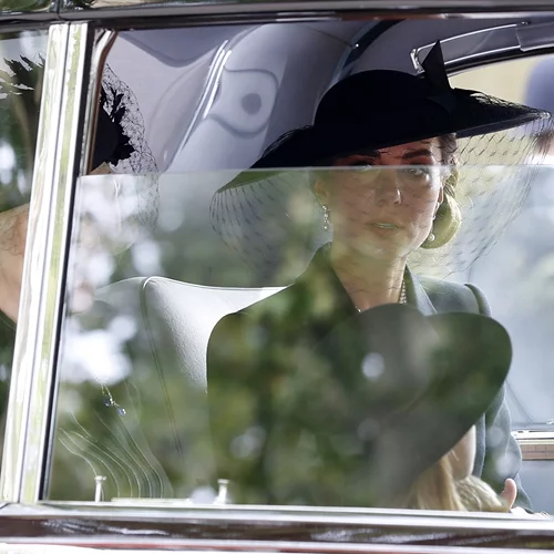 Οι πένθιμες – αλλά κομψές- εμφανίσεις στην κηδεία της Βασίλισσας Ελισάβετ