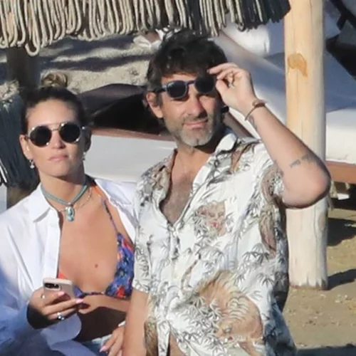 Φίλιππος Μιχόπουλος | Γελαστός στην πρώτη του ανάρτηση μετά την ανακοίνωση του διαζυγίου