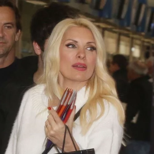 Ελένη Μενεγάκη | Stylish στο κρύο - Με μαύρα loafers