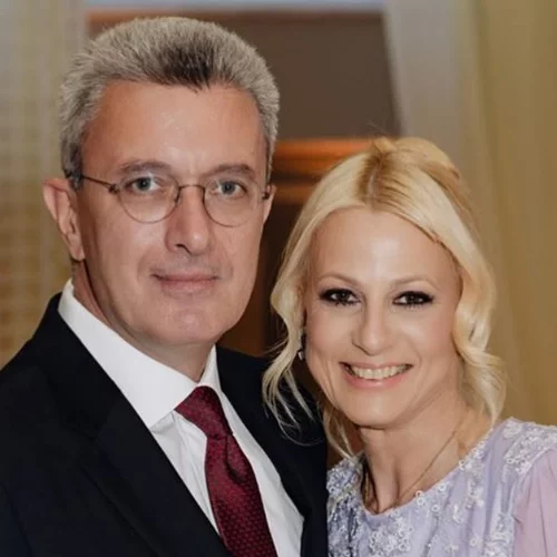 Νίκος Χατζηνικολάου & Κρίστη Τσολακάκη | Μία ματιά στον καλαίσθητο κήπο του σπιτιού τους στην Εκάλη