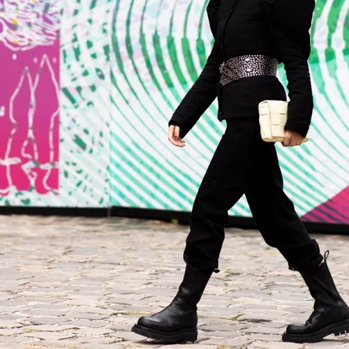 Βρήκαμε τα 10 ζευγάρια flat party shoes για να διασκεδάσεις με άνεση