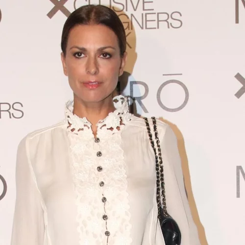 Πώς θα το φορέσεις το καλοκαιρινό σορτς σου το φθινόπωρο; Η Τζίνα Αλιμόνου προτείνει έναν κομψό συνδυασμό