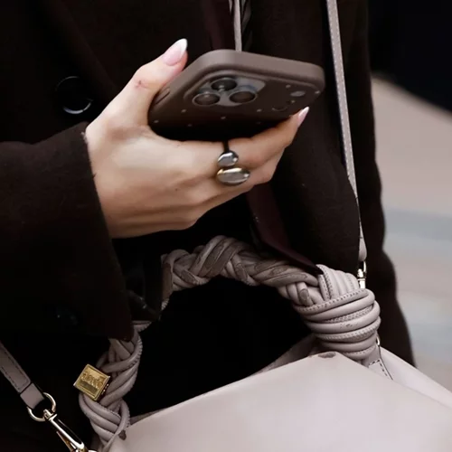 Κάτω από 5 ευρώ | Οι καλύτερες οικονομικές κρέμες χεριών για βελούδινο αποτέλεσμα