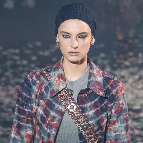 Βαρέθηκες το tie dye; Αυτό είναι το hot μοτίβο του καλοκαιριού που φορούν όλες οι influencers