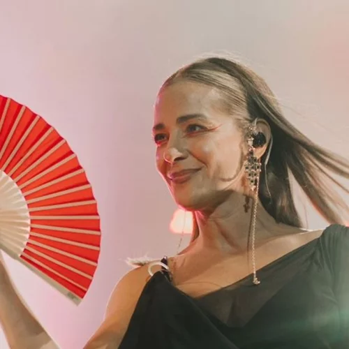 Τελικά ποιο είναι το κατάλληλο dress code για να τοποθετηθεί κανείς κατά του φασισμού;