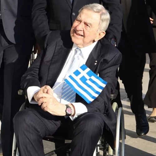 60 χρόνια πριν | Όταν η Άννα Μαρία παντρευόταν με ιβουάρ νυφικό τον Κωνσταντίνο Γλύξμπουργκ στην Μητρόπολη Αθηνών