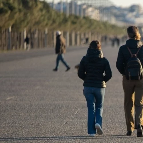 Καλός καιρός σήμερα με υψηλές για την εποχή θερμοκρασίες - Πού αναμένονται βροχές και σποραδικές καταιγίδες