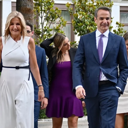 Η εμφάνιση της Μαρέβας Γκραμπόφσκι στην ορκωμοσία του Κυριάκου Μητσοτάκη