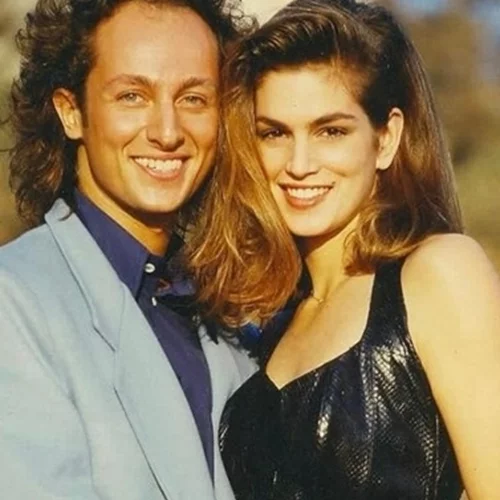 Η Cindy Crawford ζήτησε συγγνώμη από τον Βασίλειο Κωστέτσο
