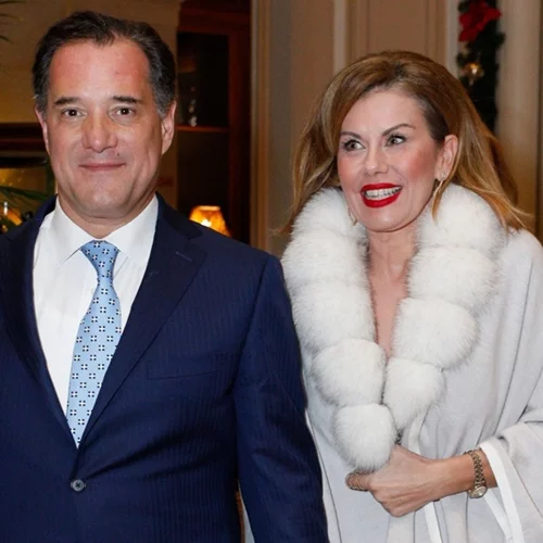 Η ανάρτηση του Άδωνι Γεωργιάδη με την Ευγενία Μανωλίδου και την Καλομοίρα