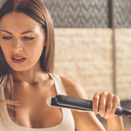 Καμένα μαλλιά από ισιωτική | 5 τρόποι να τα σώσεις και 5 τρόποι να μην τα κάψεις ξανά