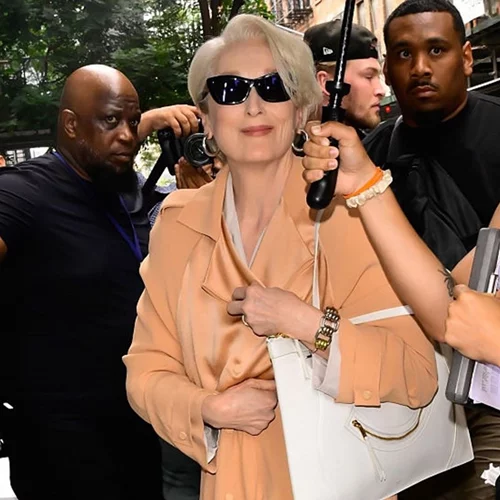 Η Meryl Streep εμφανίστηκε ως Miranda Priestly στην Εβδομάδα Μόδας του Μιλάνου