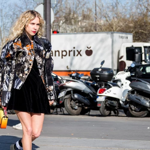 Τα 6 styling tips για να φορέσεις κομψά μία μίνι φούστα