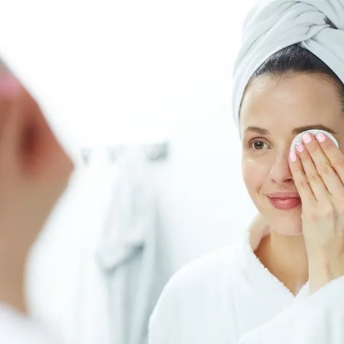 Το (μέγα) λάθος στην περιποίηση του προσώπου που προκαλεί ρυτίδες