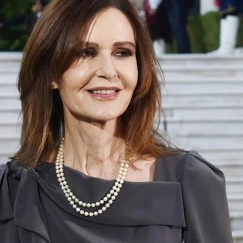 Κάτια Δανδουλάκη | Με μακριά καστανά μαλλιά σε εξώφυλλο περιοδικού πριν από 40 χρόνια