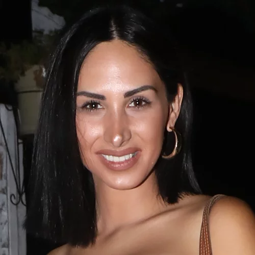 Τέλος το μελαχρινό | Η τραγουδίστρια Λένα Ζευγάρα άλλαξε τα μαλλιά της και είναι μία άλλη