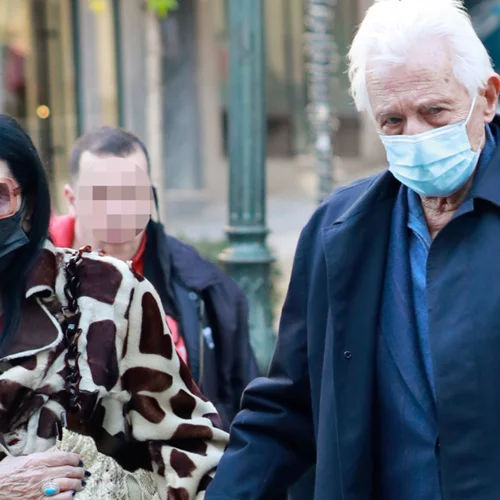 Ζωζώ Σαπουντζάκη | Σπάνιες φωτογραφίες χέρι-χέρι με τον σύντροφό της, Πύρρο Αναγνωστόπουλο