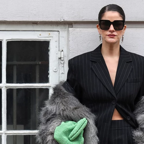 Οι αλλαγές που πρέπει να κάνεις στη ντουλάπα σου ώστε να ντύνεσαι πιο εύκολα και γρήγορα