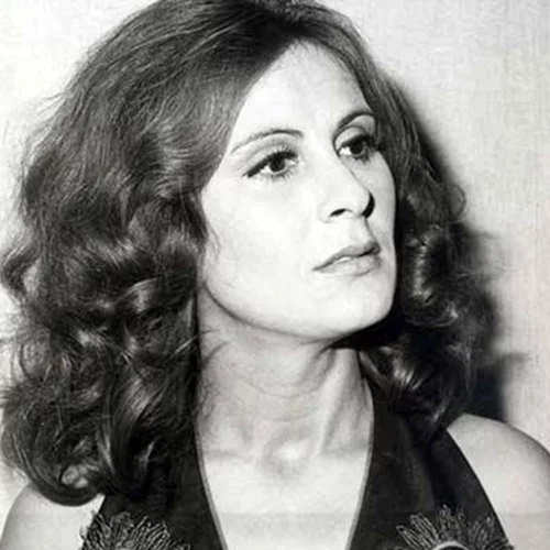 Ρένα Κουμιώτη: Ο θάνατος της μητέρας της όταν ήταν μωρό, ο γάμος στα 13, και ο θάνατος του γιου της