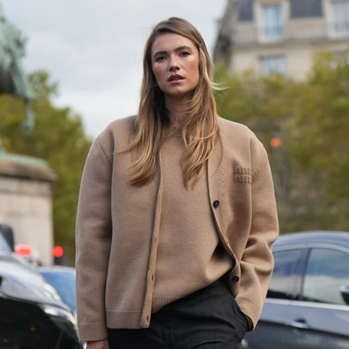 Αυτή η πλεκτή ζακέτα από τη Zara είναι στο χρώμα που θα επικρατήσει τη νέα σεζόν και κοστίζει μόλις 25,95 ευρώ