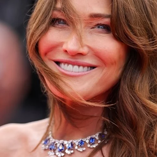 Carla Bruni | "Είμαι παιδί μιας μοιχείας, οπότε η μοιχεία δεν είναι για μένα αμαρτία"