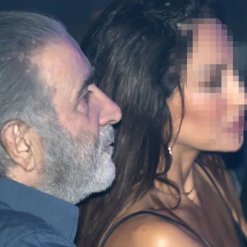 Λάκης Λαζόπουλος | Η σπάνια εμφάνιση με εντυπωσιακή μελαχρινή γυναίκα στο πλευρό του (pics)