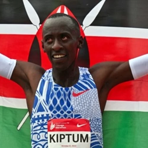 Σκοτώθηκε σε τροχαίο ο 24χρονος κάτοχος του παγκοσμίου ρεκόρ Μαραθωνίου, Kelvin Kiptum