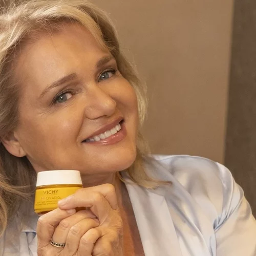 Αυτή είναι η πιο αξιέπαινη καμπάνια για την περιποίηση της επιδερμίδας στην εμμηνόπαυση