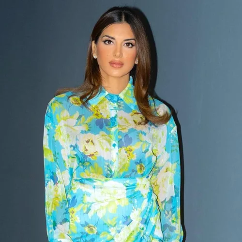 Η Σταματίνα Τσιμτσιλή φόρεσε το πιο girly floral φόρεμα από τη Μango για την άνοιξη