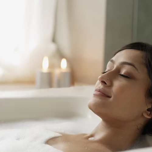 Τα απολαυστικά αφρόλουτρα που θα σε κάνουν να μοσχοβολάς από το πρωί έως το βράδυ