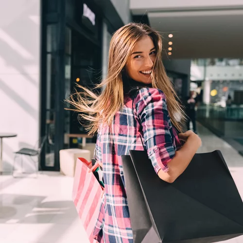 Το πρώτο Warehouse Clearance της Helmi είναι γεγονός | Τα πιο stylish κομμάτια στις πιο χαμηλές τιμές