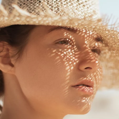 7 αντηλιακά προσώπου με νιασιναμίδη για επιδερμίδα χωρίς ατέλειες