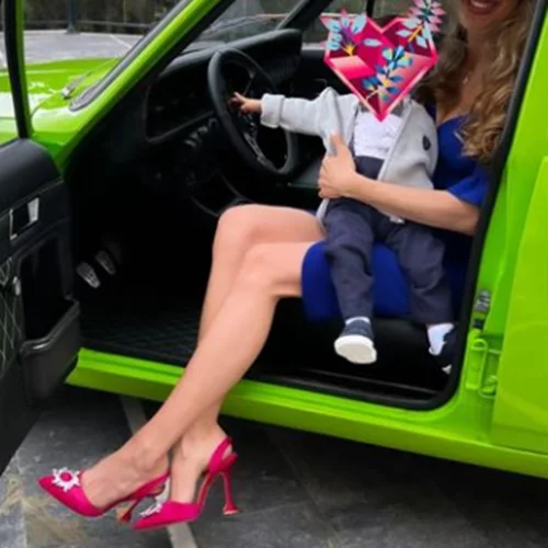 Πρώην παίκτρια του Survivor βάφτισε τον γιο της - Το look που επέλεξε για την περίσταση και συζητήθηκε