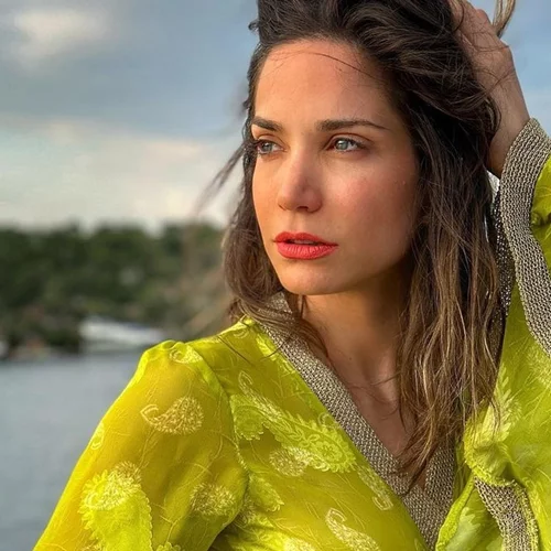 Η Κατερίνα Γερονικολού στην εξοχή, πιο όμορφη και ήρεμη από ποτέ